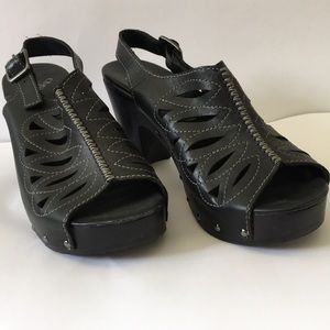 Dansko black heeled shoes